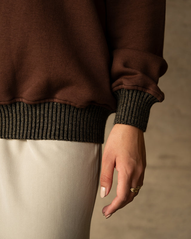 MUST HAVE SWEATSHIRT [UNISEX]