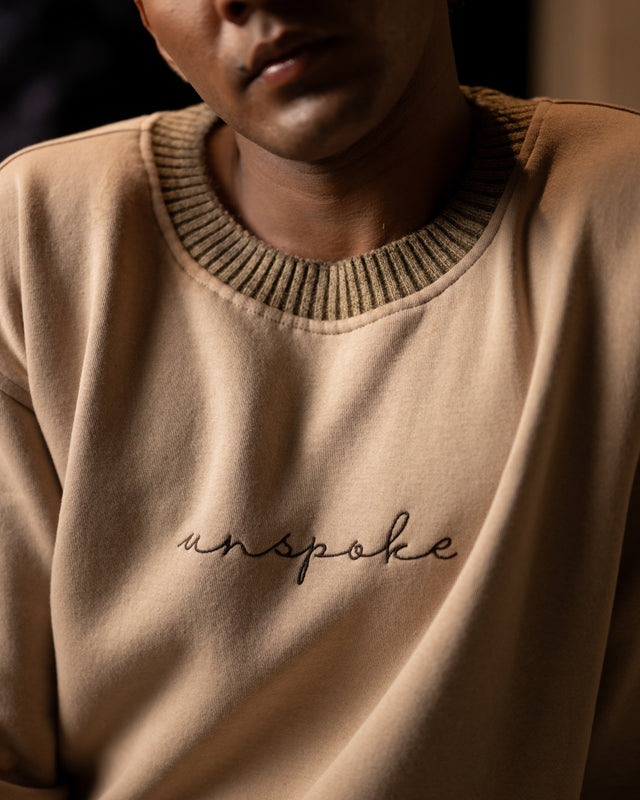 MUST HAVE SWEATSHIRT [UNISEX]